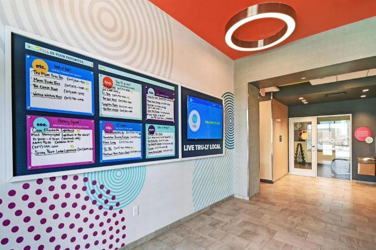 ***  Hotel Tru By Hilton Portland Airport, Or USA